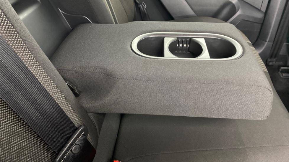 Rear Armrest/ Cup Holder