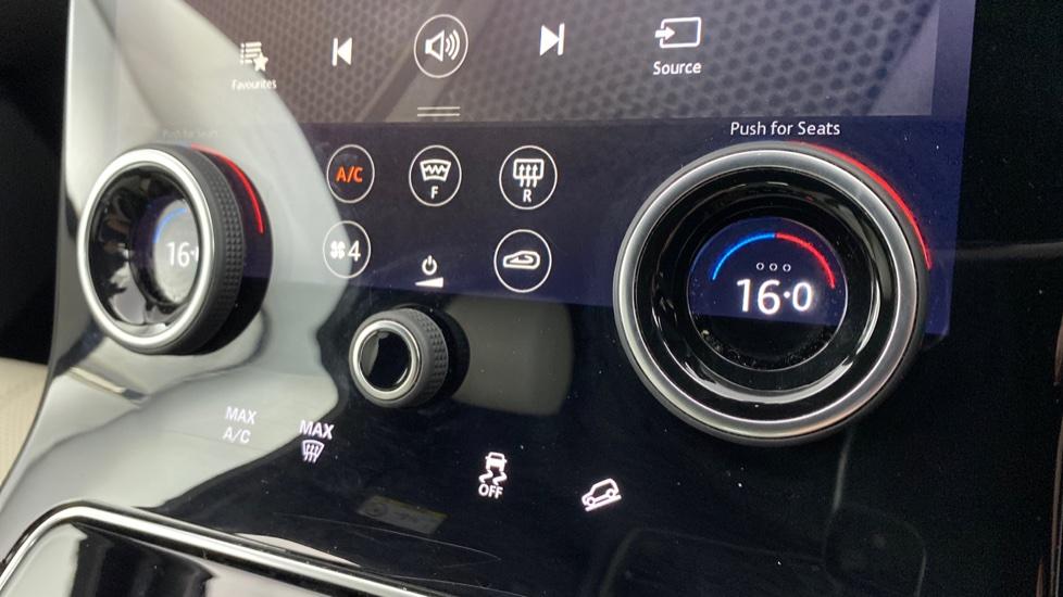 air conditioning and dual Climate control 