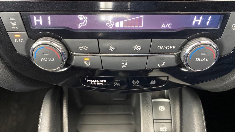 air conditioning and dual Climate control 