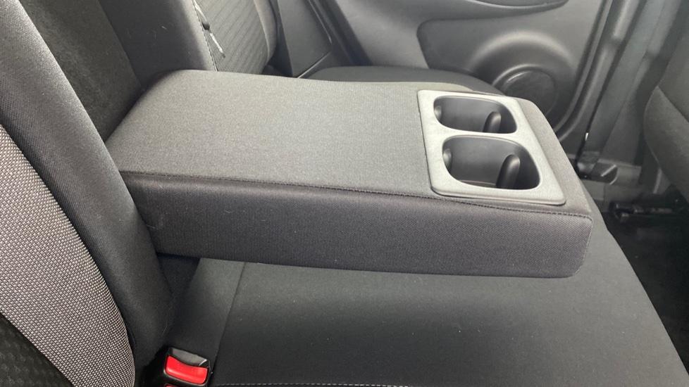 Rear Armrest/ Cup Holder