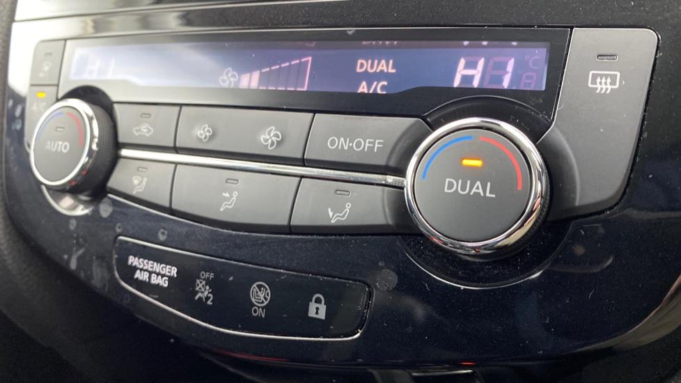 air conditioning and dual Climate control 