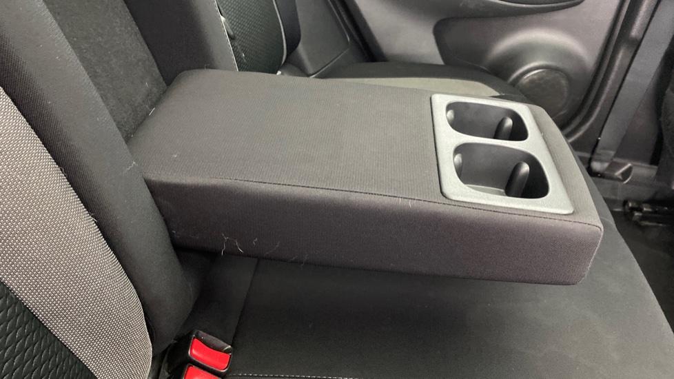 Rear Armrest/ Cup Holder