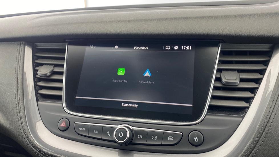 Apple Car Play & Android Auto