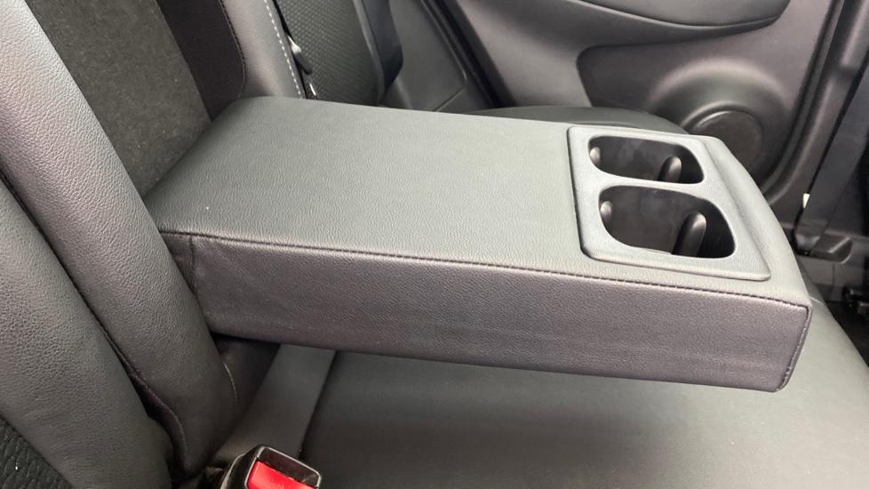 Rear Armrest/ Cup Holder