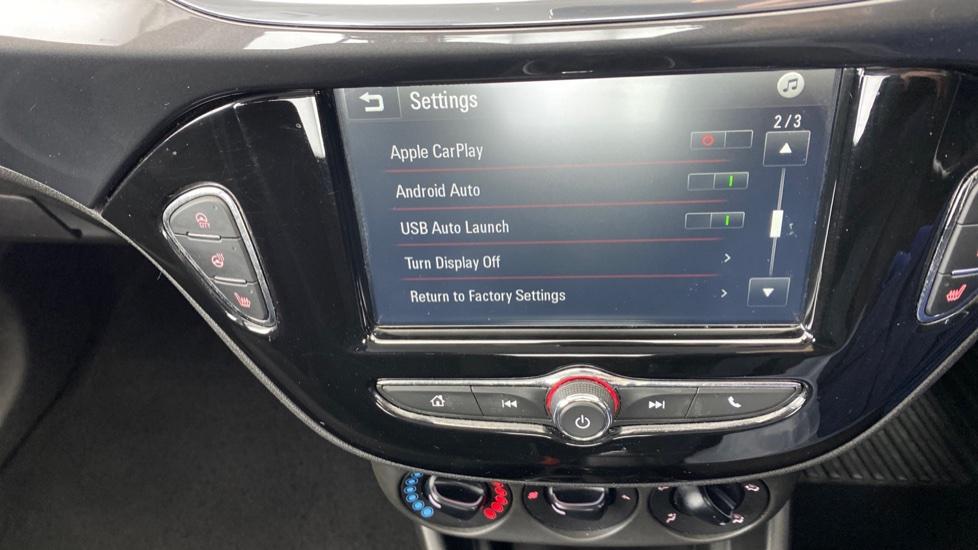 Apple Car Play & Android Auto