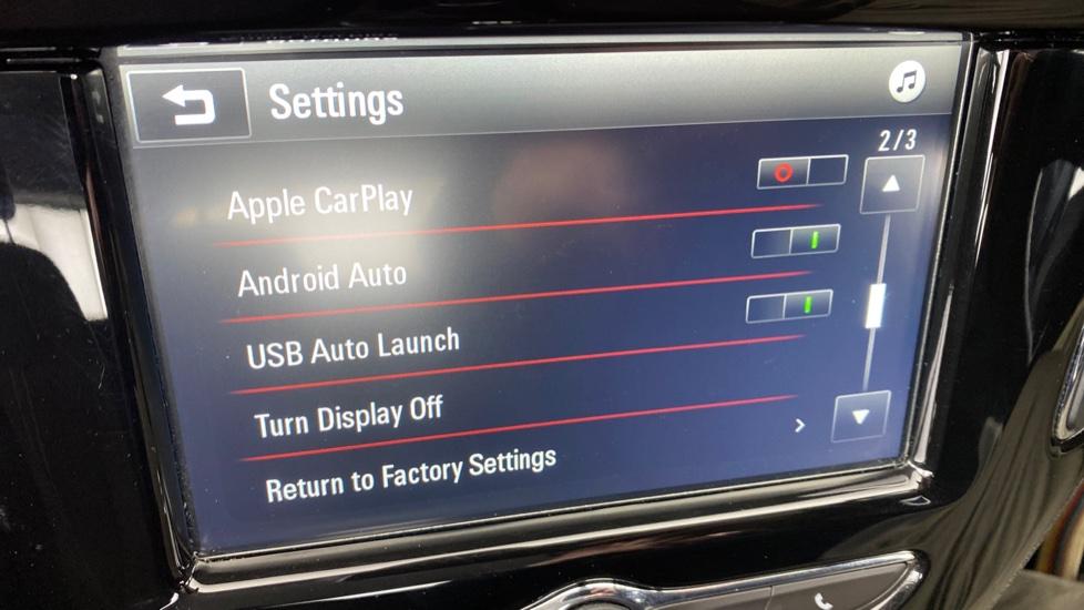 Apple Car Play & Android Auto