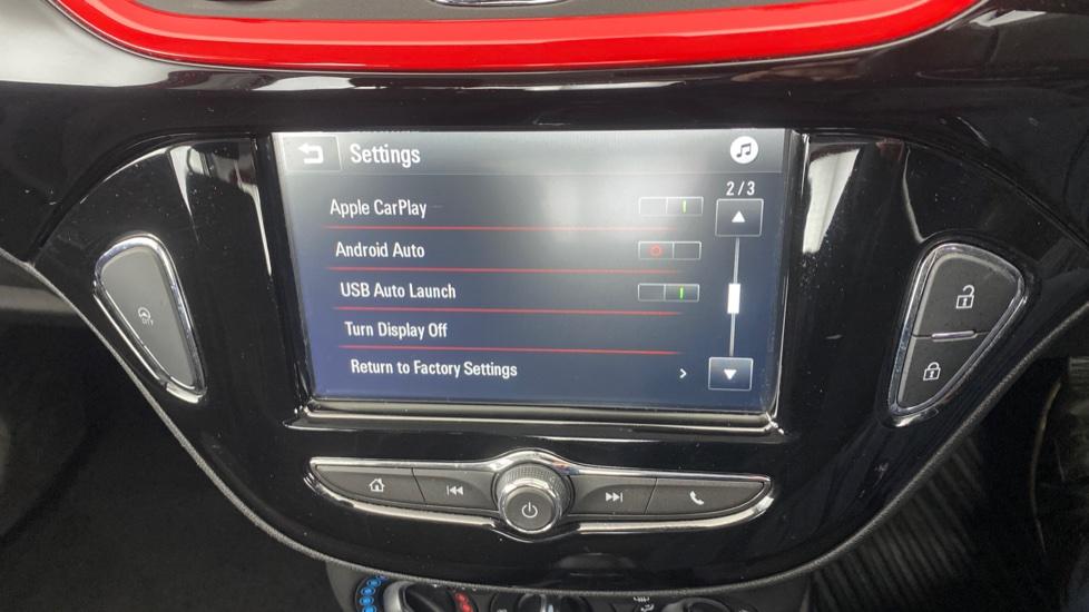 Apple Car Play & Android Auto