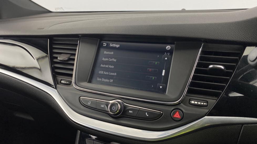 Apple Car Play & Android Auto