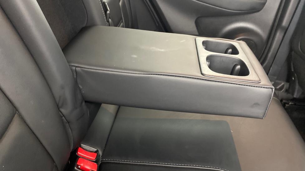 Rear Armrest/ Cup Holder