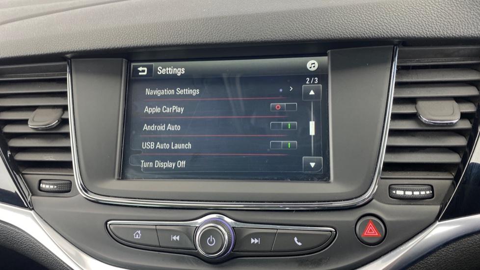 Apple Car Play & Android Auto