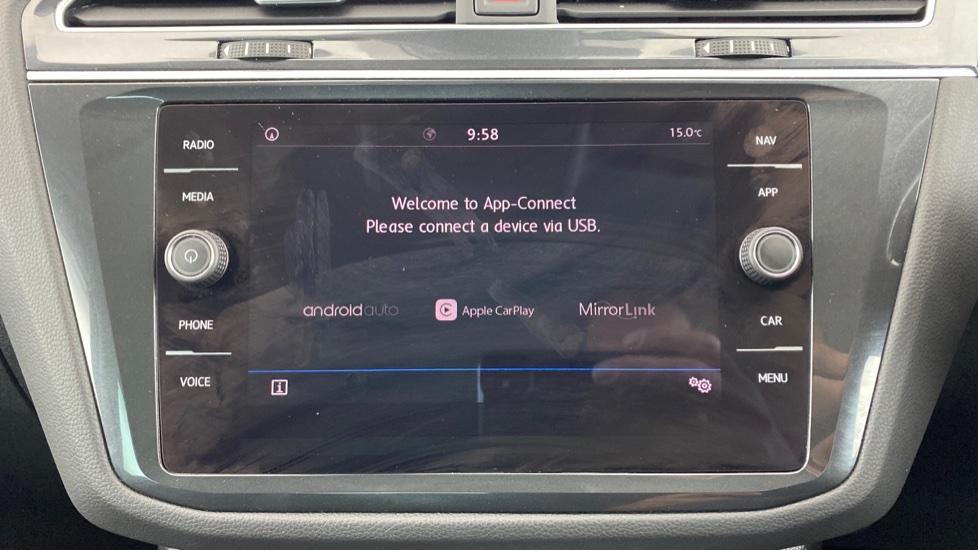 Apple Car Play & Android Auto