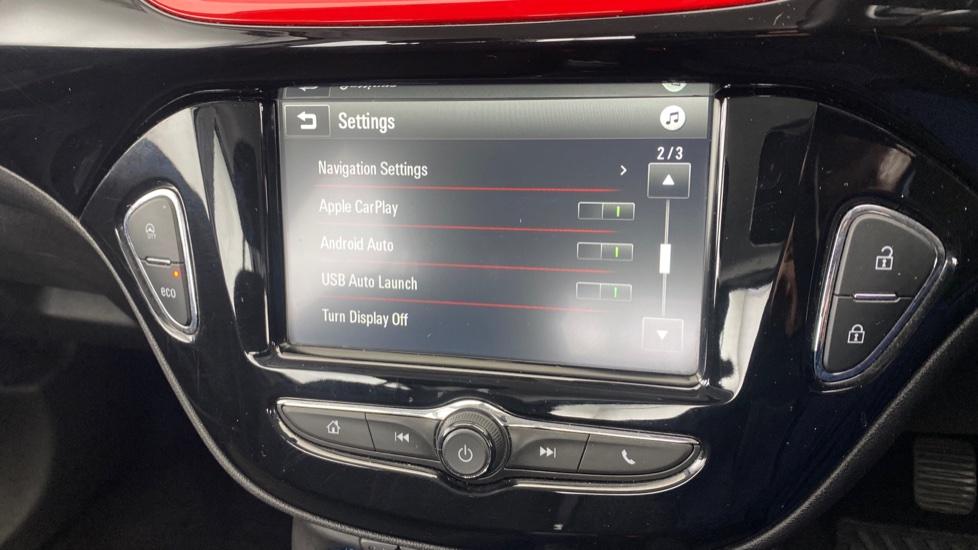 Apple Car Play & Android Auto