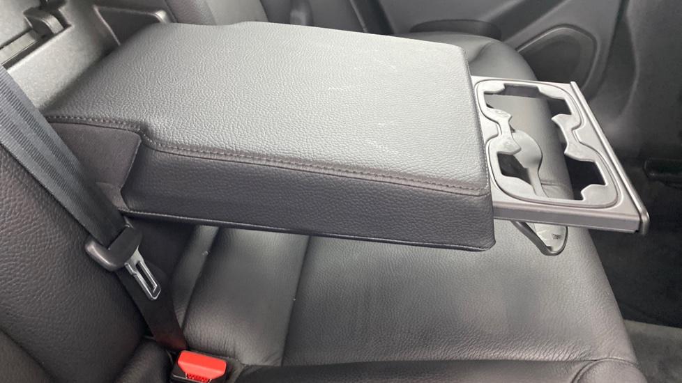 Rear Armrest/ Cup Holder