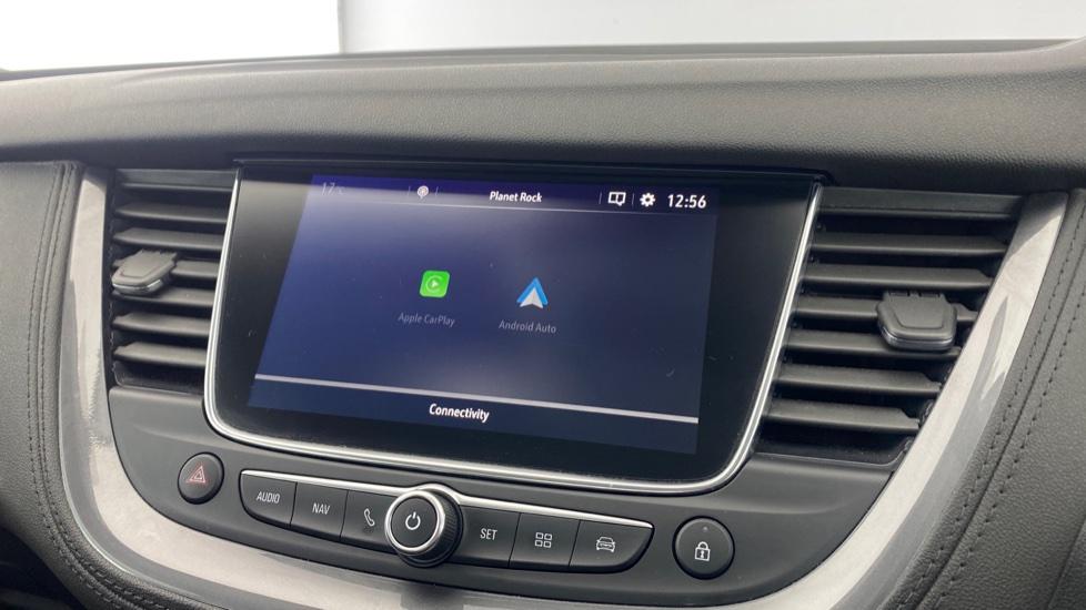 Apple Car Play & Android Auto