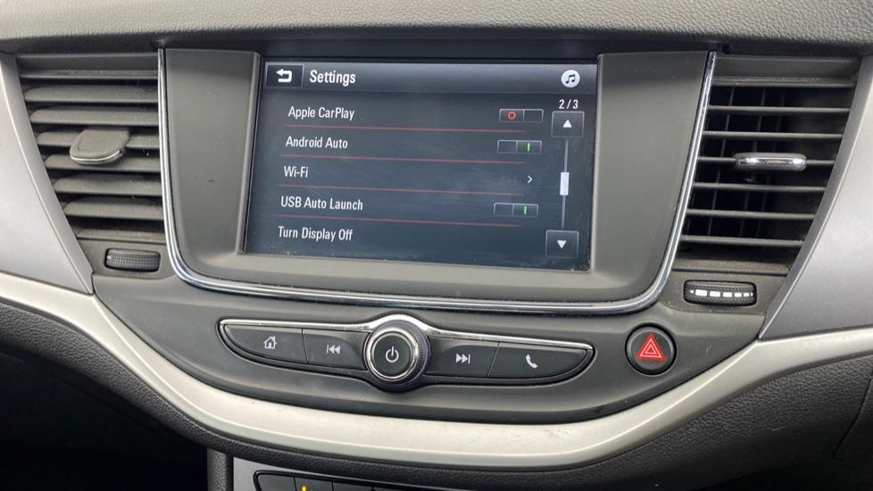 Apple Car Play & Android Auto