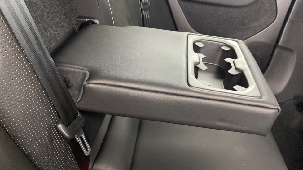 Rear Armrest/ Cup Holder