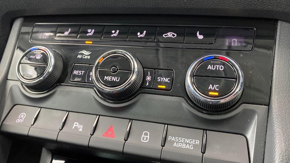 air conditioning and dual Climate control 