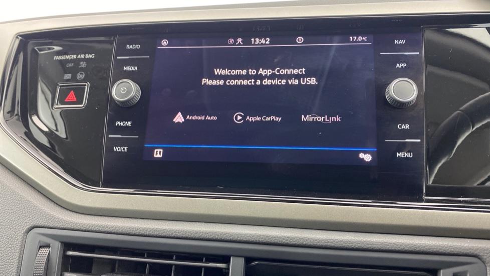 Apple Car Play & Android Auto