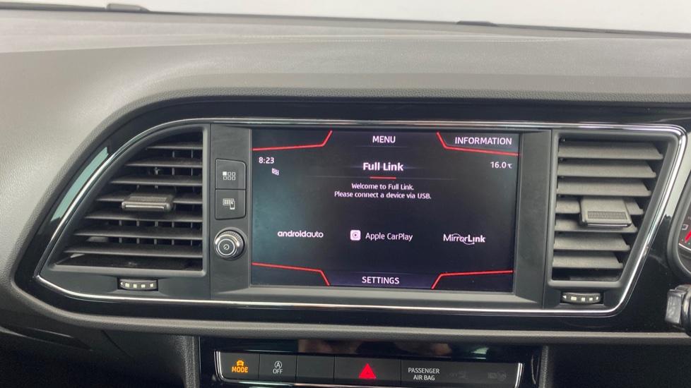 Apple Car Play & Android Auto