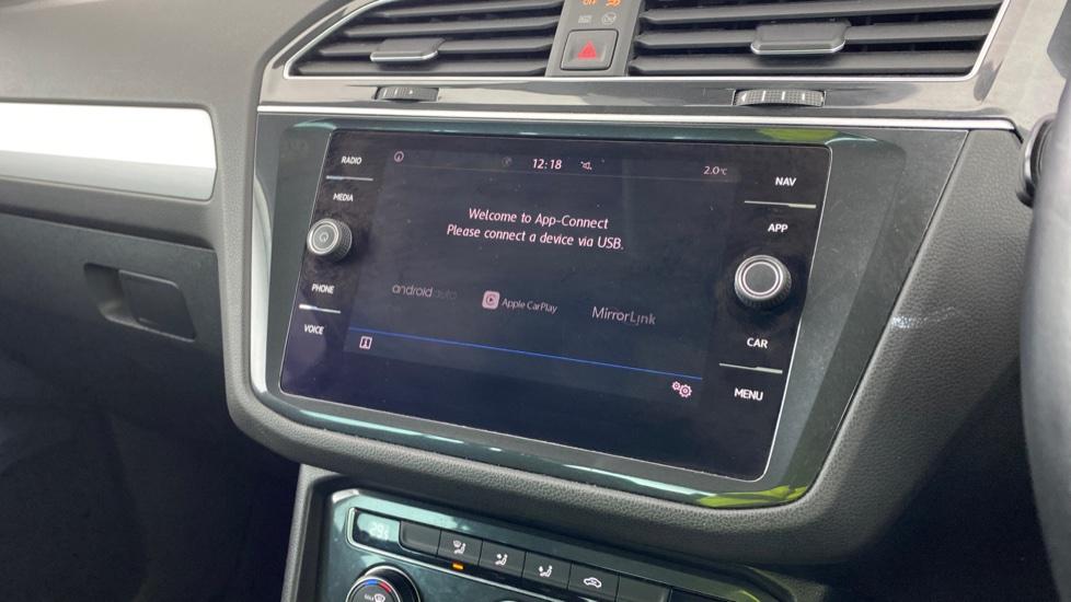 Apple Car Play & Android Auto