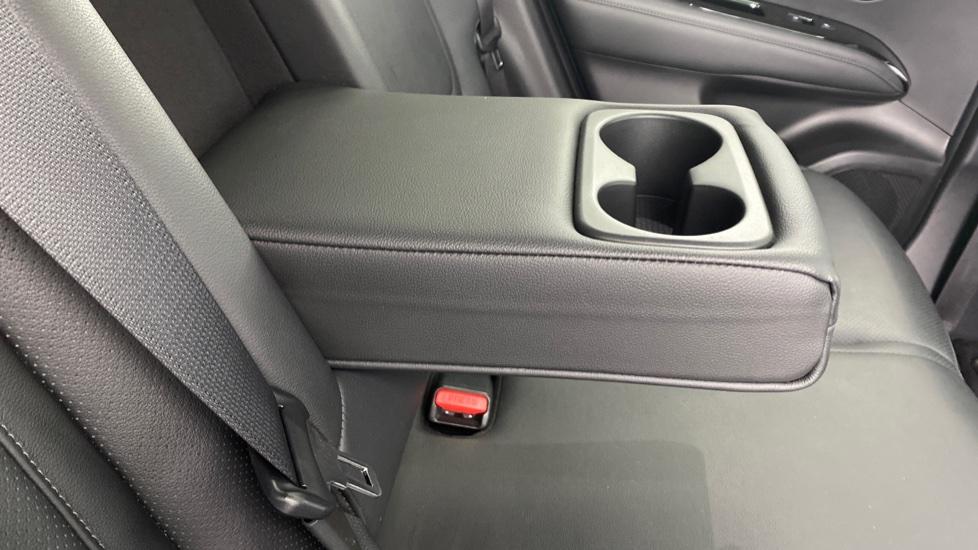 Rear Armrest/ Cup Holder