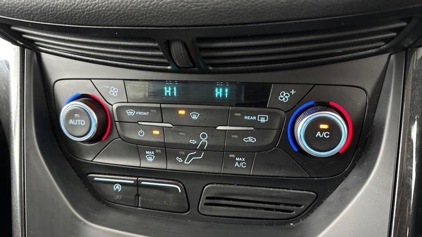 air conditioning and dual climate control 