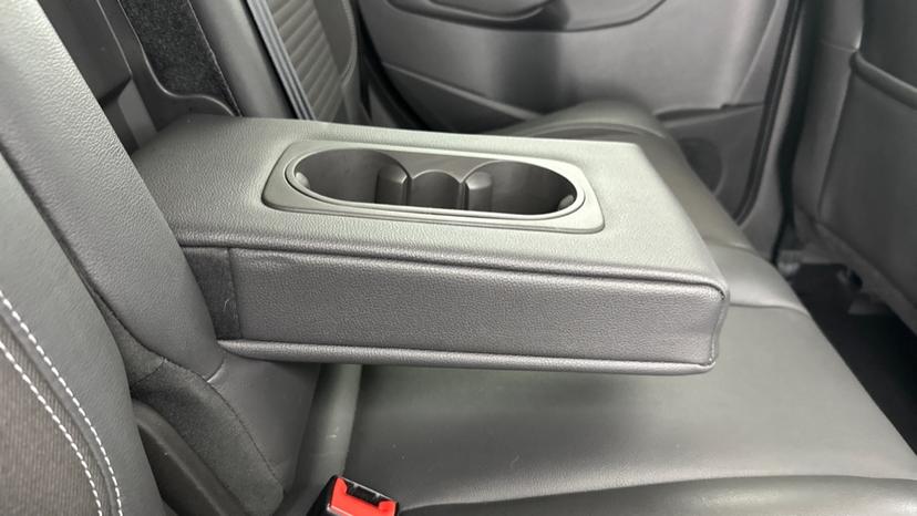 Rear Armrest/ Cup Holder