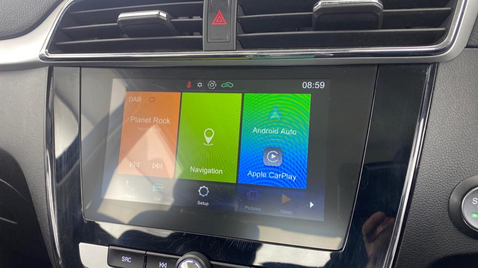 Apple Car Play & Android Auto