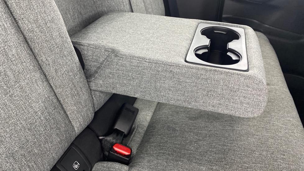 Rear Armrest/ Cup Holder