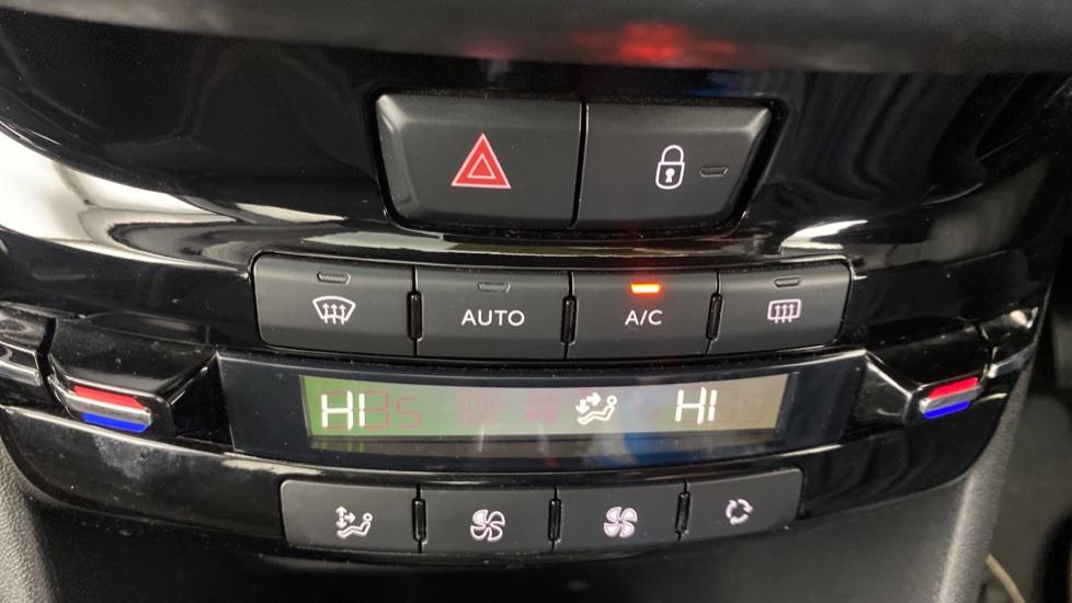 air conditioning and dual Climate control 