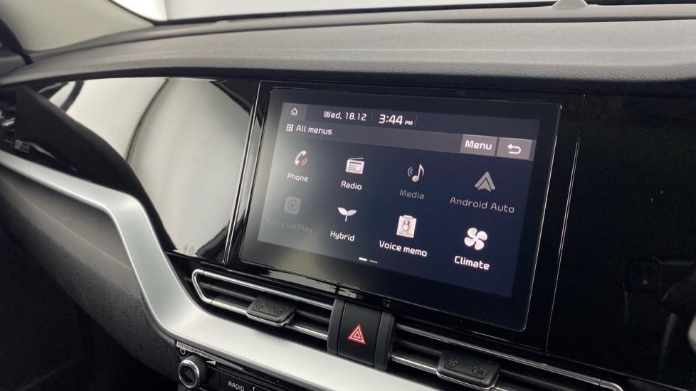 Apple Car Play & Android Auto