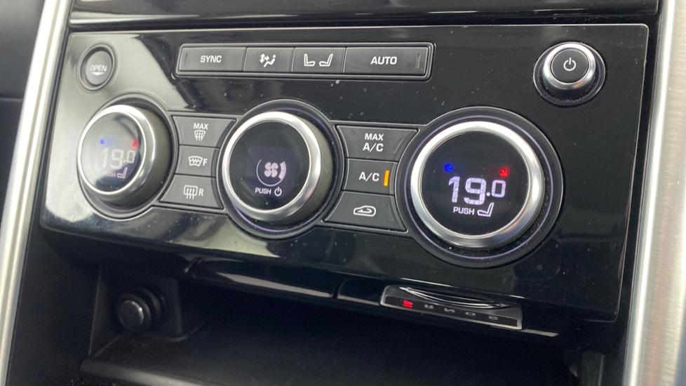 air conditioning and dual Climate control 