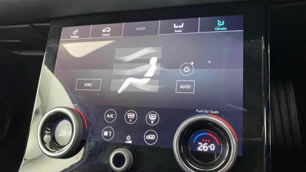 air conditioning and dual Climate control 