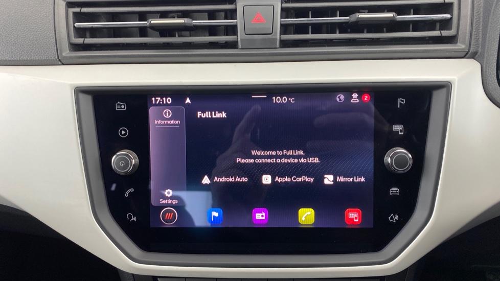 Apple Car Play & Android Auto