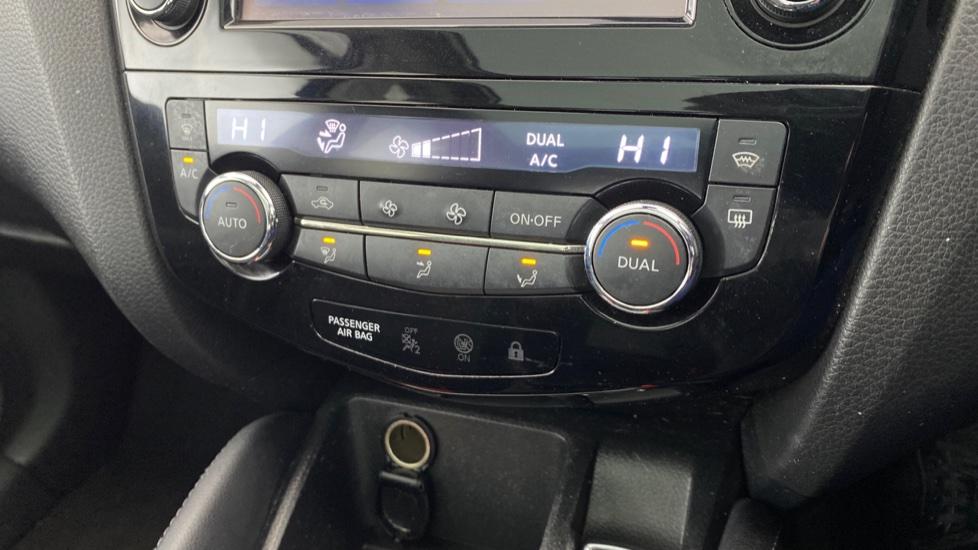 air conditioning and dual Climate control 