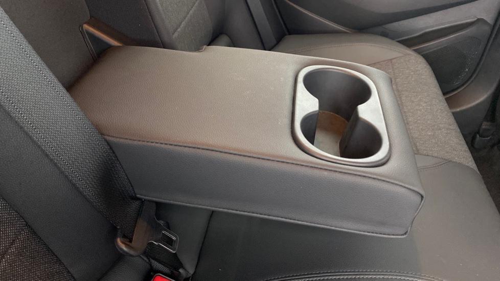 Rear Armrest/ Cup Holder