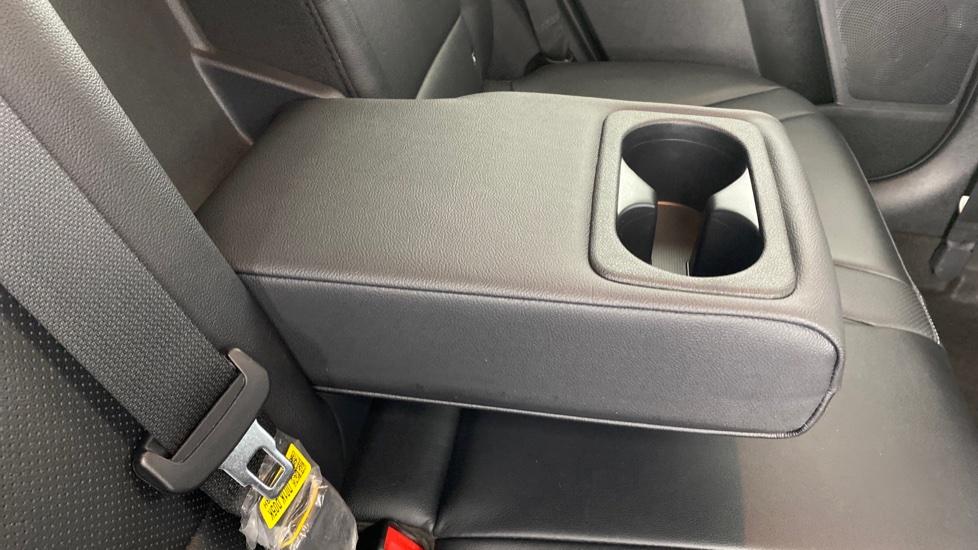 Rear Armrest/ Cup Holder