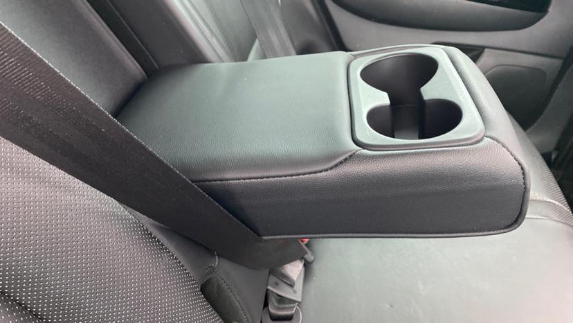 Rear Armrest/ Cup Holder