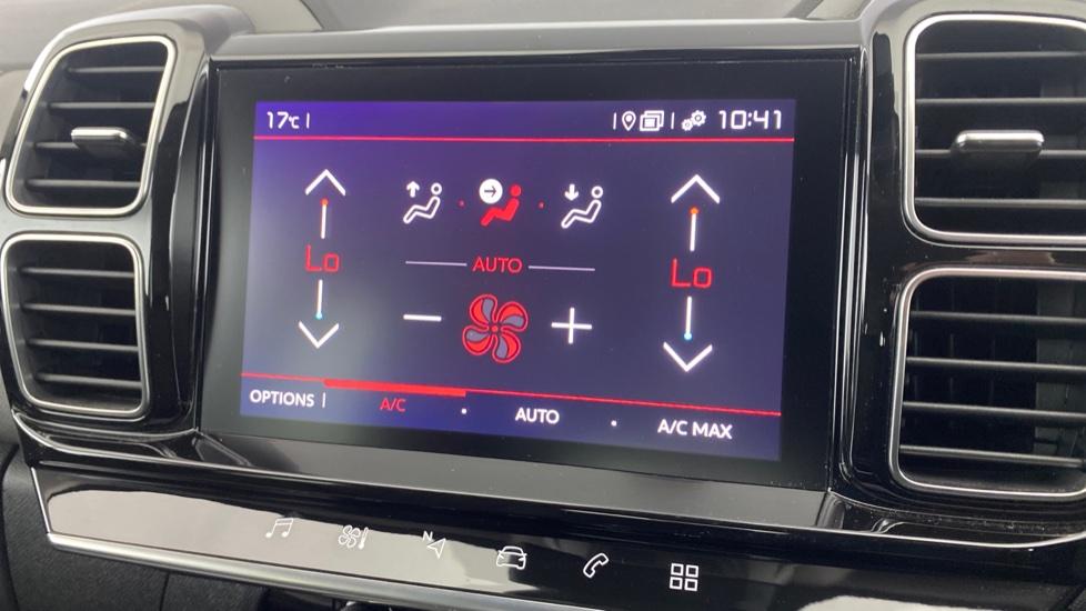 air conditioning and dual Climate control 