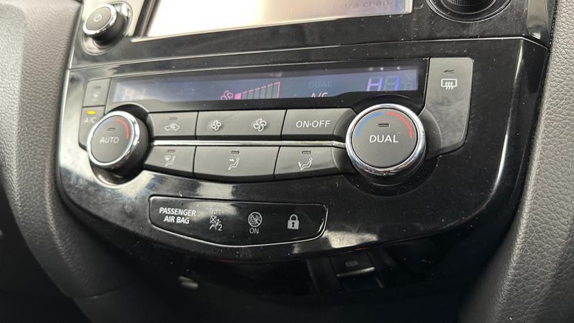 air conditioning and dual climate control 