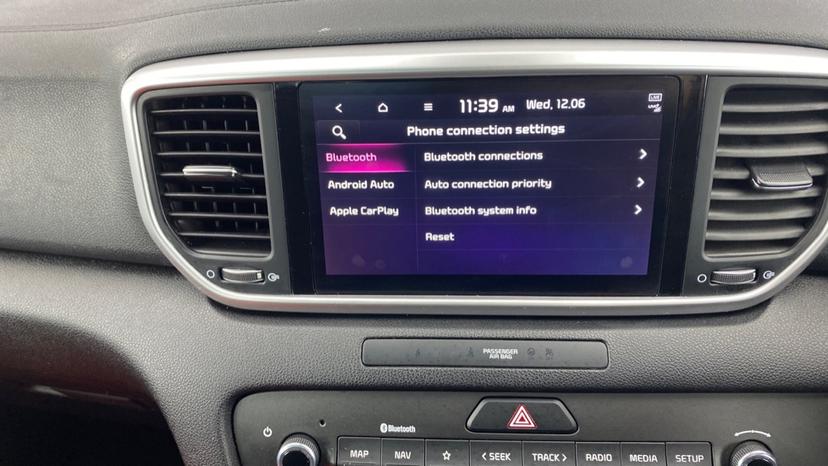 Apple Car Play & Android Auto