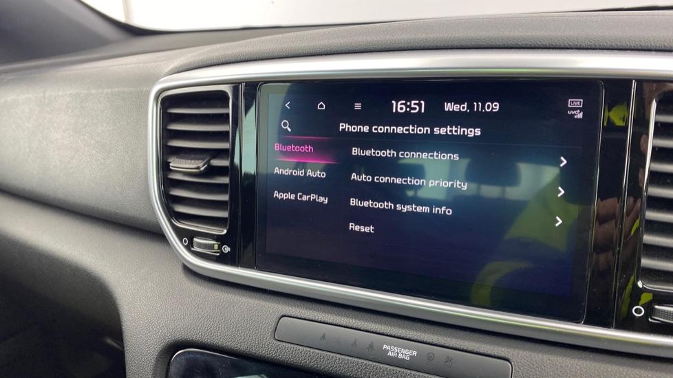 Apple Car Play & Android Auto