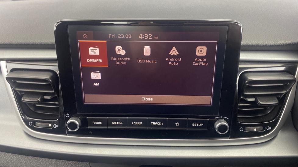 Apple Car Play & Android Auto