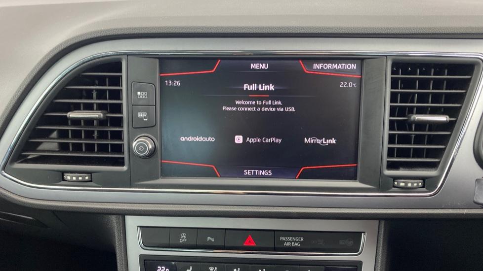 Apple Car Play & Android Auto