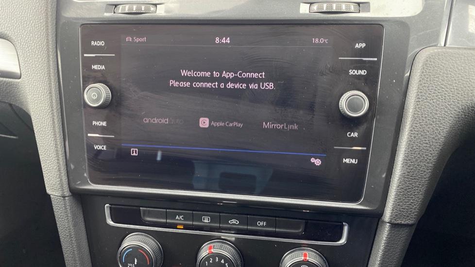 Apple Car Play & Android Auto