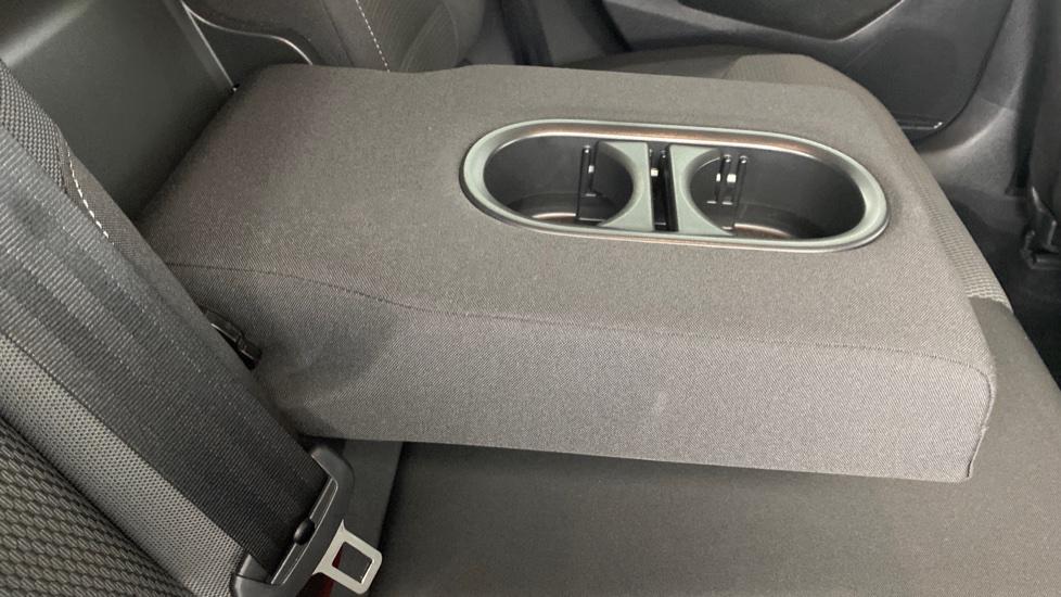 Rear Armrest/ Cup Holder