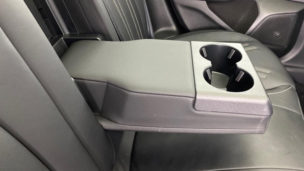 Rear Armrest/ Cup Holder