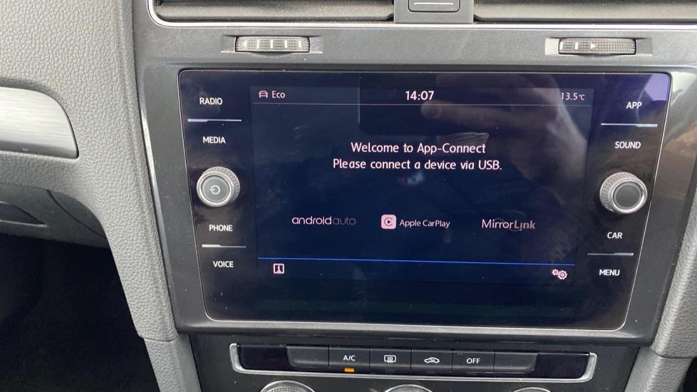 Apple Car Play & Android Auto