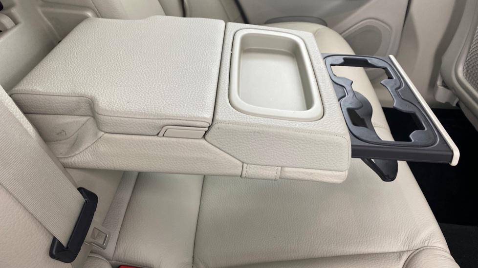 Rear Armrest/ Cup Holder