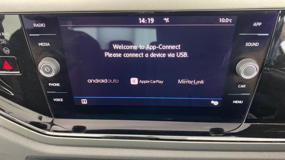 Apple Car Play & Android Auto